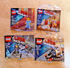 LEGO The LEGO Movie: Pyjamas Emmet 5002045 Piece 30280 Battle 30281 Police 30282