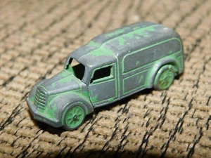 1.85" Cracker Jack Tootsietoy Delivery Truck Toy Car - Picture 1 of 3