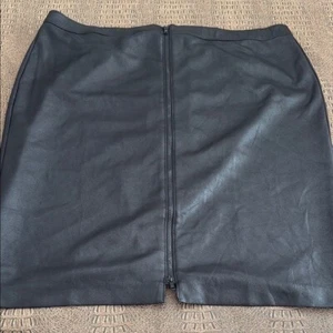 Lane Bryant Black Faux Leather Pencil Skirt Size 28 Plus - Picture 1 of 8