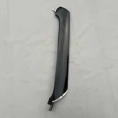 04-08 Chrysler Crossfire moldura de parabrisas delantero izquierdo negro OEM Foto 1 de 4