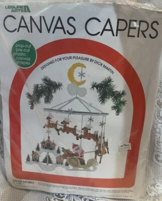 Artes de ocio de colección alcaparras de lona de plástico Santa móvil manualidades navideñas 9" x 19" Foto 1 de 2