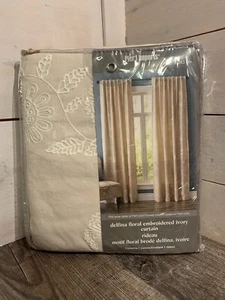 NEU Pier 1 One Imports Vorhang Blumenstickerei Panel 50 x 96 Beige Delfina Neu in Verpackung - Bild 1 von 5