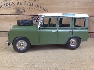 Decorative Green & white vintage style 4x4 Land rover Safari made from metal tin - Picture 1 of 12