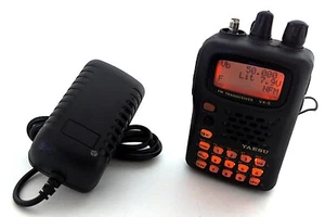 Transceptor FM de triple banda de alta resistencia Yaesu VX-5R 50/144/430 MHz con adaptador de CA - Imagen 1 de 19