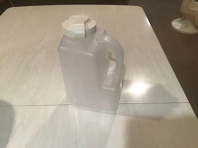 Vintage Rubbermaid Servin Saver Pitcher Jug #0231 Flip Top Lid 1 Gallon 3.7 L - Image 1 of 4