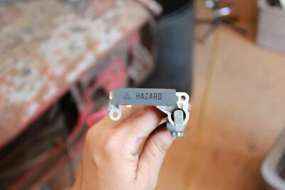 92-94 SUBARU LOYALE GL DL ПРИБОРНАЯ ПАНЕЛЬ СВЕТ ЛЮБЕЗНОСТЬ ПЕРЕКЛЮЧАТЕЛЬ ОПАСНОСТИ АВАРИЙНЫЙ МИГАЛКА - Изображение 1 из 3