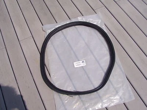 12 13 Fiat 500 weatherstrip hatch liftgate seal 2013 2012 68082545AA - Picture 1 of 2