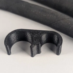 EZ-Clip Reduced Barrier A/C Dual Line Black Separator for 1 #6 & 1 #10 AC Hose - Picture 1 of 7