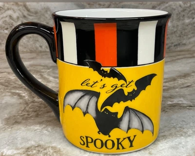 Taza de café grande para Halloween Let’s Get Spooky Flying Bats amarilla y negra nueva Foto 1 de 4