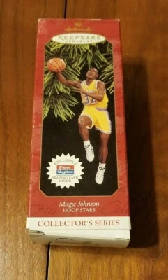 MIB 1997 Hallmark Magic Johnson Hoop Stars holiday Ornament & Fleet Trading Card Foto 1 de 4