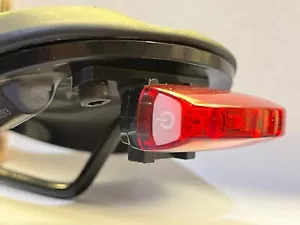Trek Bontrager Saddle Cateye Light Mount - Picture 1 of 4