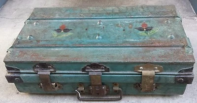 VNTG Cast Iron Trunk Painted Folk Art Travel Steamer Train Ocean Ship England - Image 1 of 4