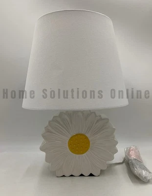 Lámpara de mesa Pottery Barn Kids con base de flor de margarita con pantalla ATENCIÓN #8018 PS Foto 1 de 4