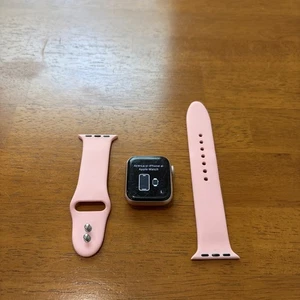 Apple Watch Series 6 40mm Boîtier en Aluminium Doré avec Bracelet Sport Sable Rose - GPS - Photo 1 sur 8