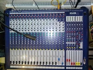 Soundcraft GB4 Mischpult 16+2/4 - Bild 1 von 1