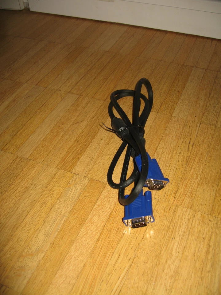 VGA Kabel SVGA - Kabel für Monitor Beamer PC Bildschirm ca. 1,8 m neu OVP - Bild 1 von 1