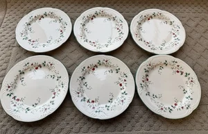 Juego de 6 platos de cena Pfaltzgraff Winterberry 10-3/8" bayas de acebo verde en relieve - Imagen 1 de 23