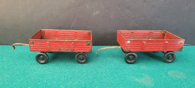 Vagón de granja de juguete ERTL vintage de los años 70, rojo Farmall - compra uno o compra ambos y ahorra Foto 1 de 4