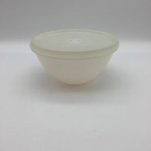 Tupperware 233 5.5" x 3" Clear Wonderlier Bowl with Lid 238 - Picture 1 of 4