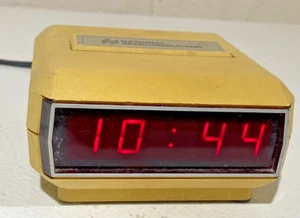 Reloj despertador LED semiconductor nacional vintage, modelo 510A-4-P2 - Imagen 1 de 4