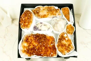Caja plana mixta de citrino y minerales raros de alta calidad, solo cristales de grado AAA, - Imagen 1 de 10