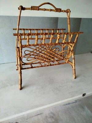 Très beau porte-revues vintage en rotin/bambou en TBE - Photo 1/4