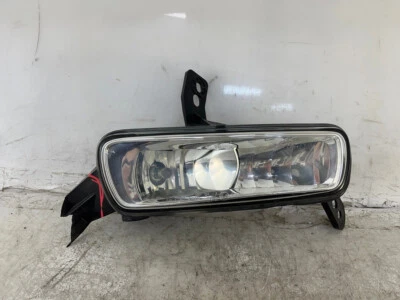 OEM | Luz antiniebla halógena Ford Focus 2015-2018 (derecha, pasajero) Foto 1 de 4