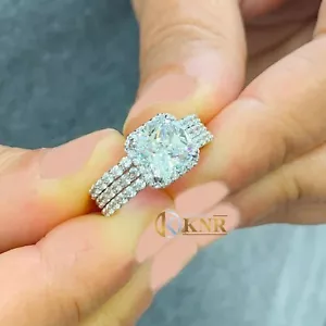 Anello di Fidanzamento Moissanite Taglio Cuscino Oro Bianco Massiccio 14K e Due Fasce 3,70ct - Foto 1 di 9