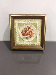 VTG Needlepoint Lace Nosegay-Green 5x5: Beautiful Floral Bouquet Framed M59 - Picture 1 of 7