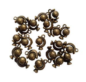 20 Antique Gold Globe Metal Jewellery Charms 19x14mm - Picture 1 of 2