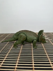 Mattel Jurassic World Dino Rivals Dual Attack Triceratops Actionfigur grün - Bild 1 von 8