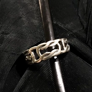BONITO ANILLO DE PUNTERA DE PLATA ESTERLINA INTRINCADO DISEÑO DE TEJIDO CHANCLAS METEOROLÓGICAS - Imagen 1 de 2