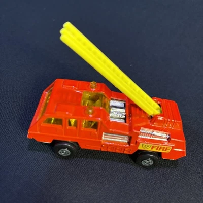 VINTAGE 1975 MATCHBOX SUPERFAST DIE-CAST FIRE ENGINE TRUCK NO 22 LESNEY - Image 1 of 4
