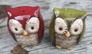 Eule Salz und Pfefferstreuer Ziegelrot Und Olivgrün  - Bild 1 von 3