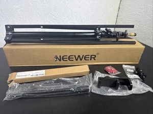 Neewer 60cm to 220cm Foldable Light Stand with Accessories - See Pics - Picture 1 of 8
