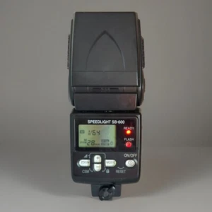 Nikon SB-600  fully TESTED With Original Case - Picture 1 of 10