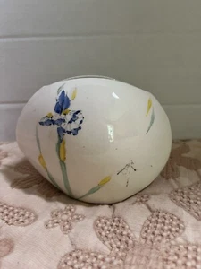 Baatz Procelain Ceramic Clam Shell Design IRIS VASE Barbera Baatz pottery - Picture 1 of 5