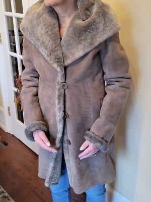 Abrigo de piel de oveja Blue Duck para mujer, talla pequeña, estado nuevo, color topo Foto 1 de 4