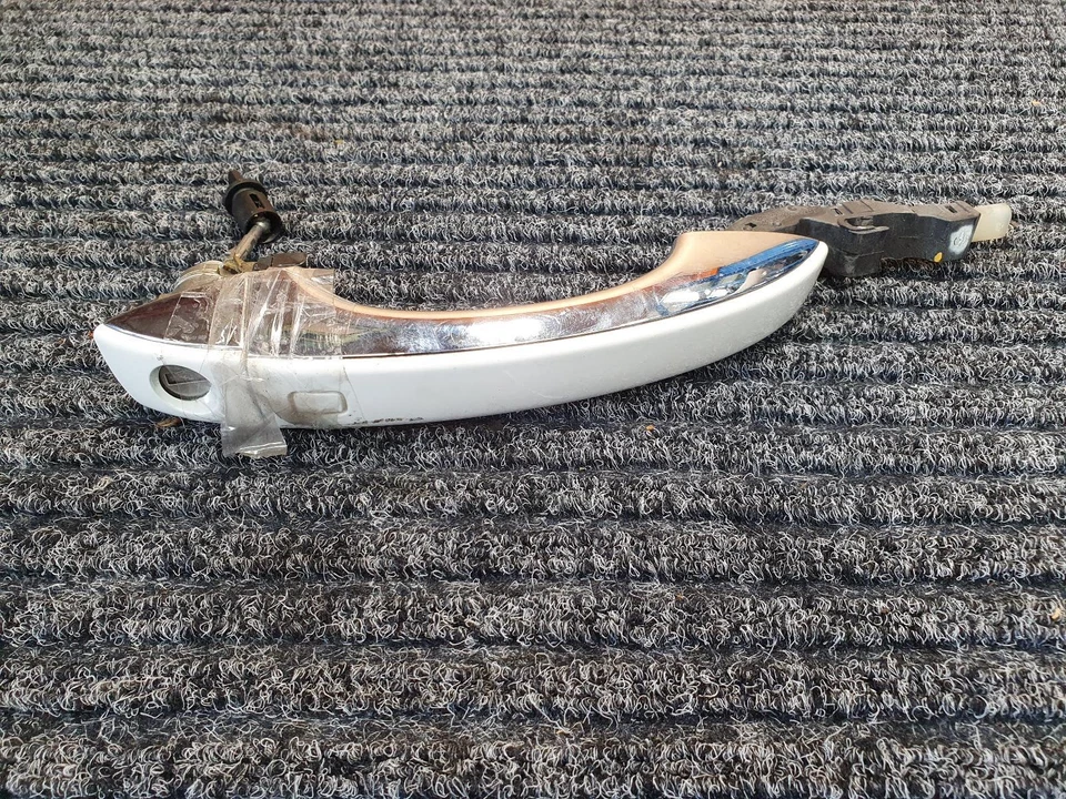 AUDI A6 RF OUTER DOOR HANDLE 4G/C7 07/11-07/16 4H0837206B Foto 1 de 4