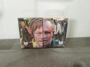 Carte da gioco The Walking Dead 2 mazzi - Merle e Daryl Dixon nuove sigillate - Foto 1 di 13