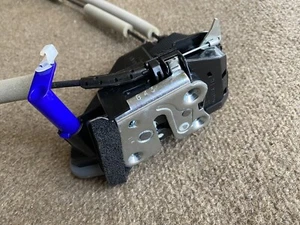 Front Right Passenger Manual Lock Assembly Nissan NV200 2015 - Picture 1 of 3