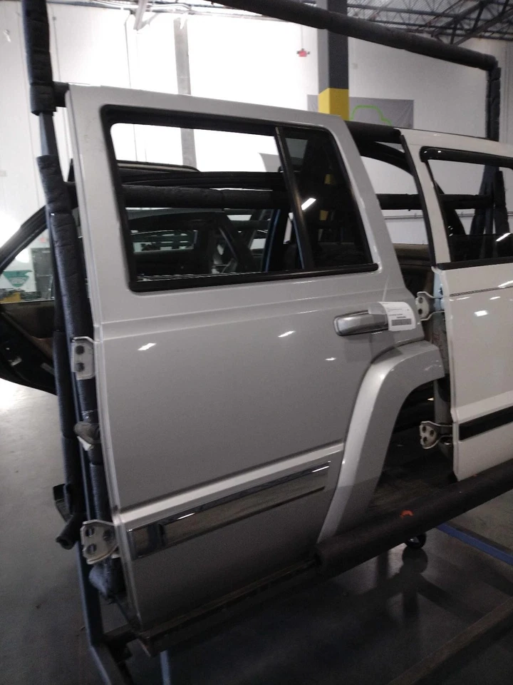 Used Rear Left Door Assembly Rear Side fits: 2008 Jeep Commander Rear Left Grade - Image 1 of 4