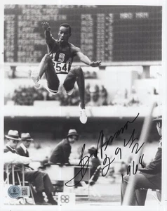 FOTO FIRMADA 8X10 BOB BEAMON OLIMPICS SALTO DE LONGITUD 1968 BECKETT BP26538 - Imagen 1 de 1
