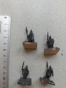 4 x VAMPIR INFANTERIE SCHWARZ UNTERZOGEN METALL MINIATUR 15 MM / BATTLE VALOR M106 - Bild 1 von 1