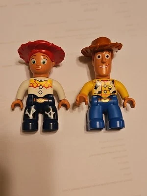 Lote de 2 figuras Lego Duplo Disney Toy Story Woody y Jessie Foto 1 de 3