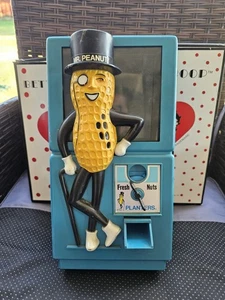 Fioriere vintage Mr. Peanut macchina plastica dispenser dadi TARCO Tarrson Company - Foto 1 di 11