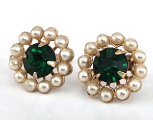 Vtg Green Rhinestone Faux Pearl Small Round Gold Tone Screwback Earrings 11/16" - Picture 1 of 5