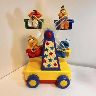 ⭐️ Rueda de la fortuna de Plaza Sésamo de colección Tyco Baby Pull Toy Big Bird BERT y ERNIE Foto 1 de 4