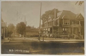 Cartolina fotografica reale RPPC Waterford NY "Old Ladies Home" Tudor Arms 70 secondi st - Foto 1 di 2