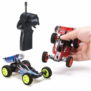 1:32 Mini RC Cars Alta Velocità 2.4G 4 WD Fuoristrada Monster Truck Telecomando Auto - Foto 1 di 17